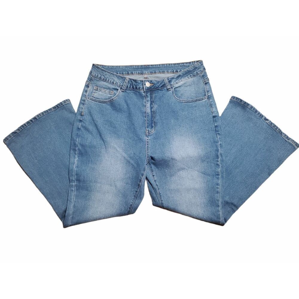 Shein Curvy Flared Med Wash Jeans Size 1XL